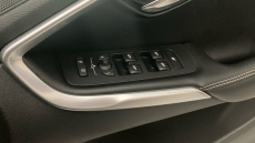 Volvo V40 T2 [122] R DESIGN Nav Plus 5dr Petrol Hatchback